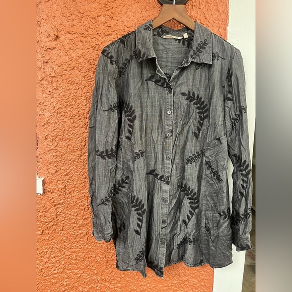 Soft Surroundings Faded Black Button Up Long Sleeve Tencel Blouse Size Medium - Picture 1 of 4